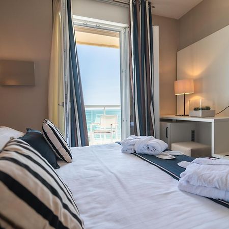 Hotel Anthony Lido di Jesolo Bagian luar foto