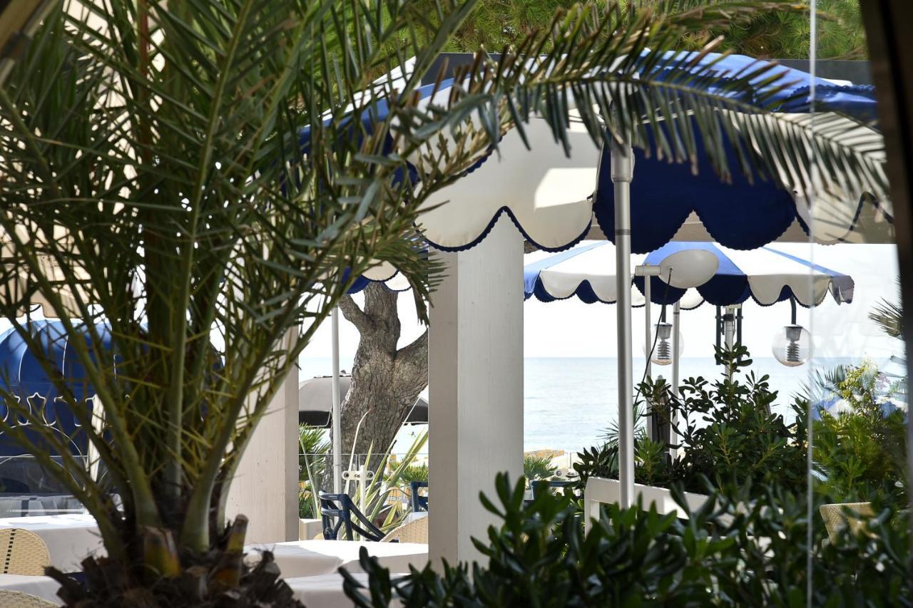 Hotel Anthony Lido di Jesolo Bagian luar foto